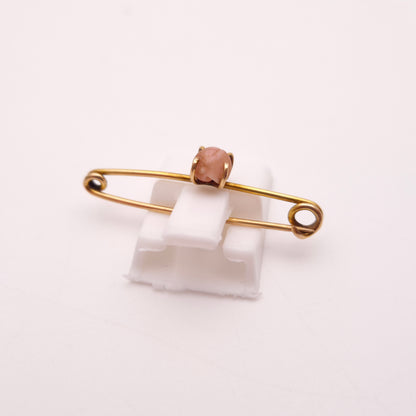 9ct Yellow Gold Small Peach / Coral Coloured Shell Brooch