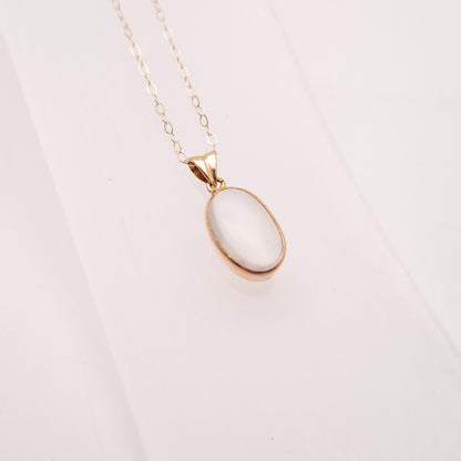 9ct Yellow Gold Vintage Oval Cabochon Moonstone Solitaire Pendant Necklace
