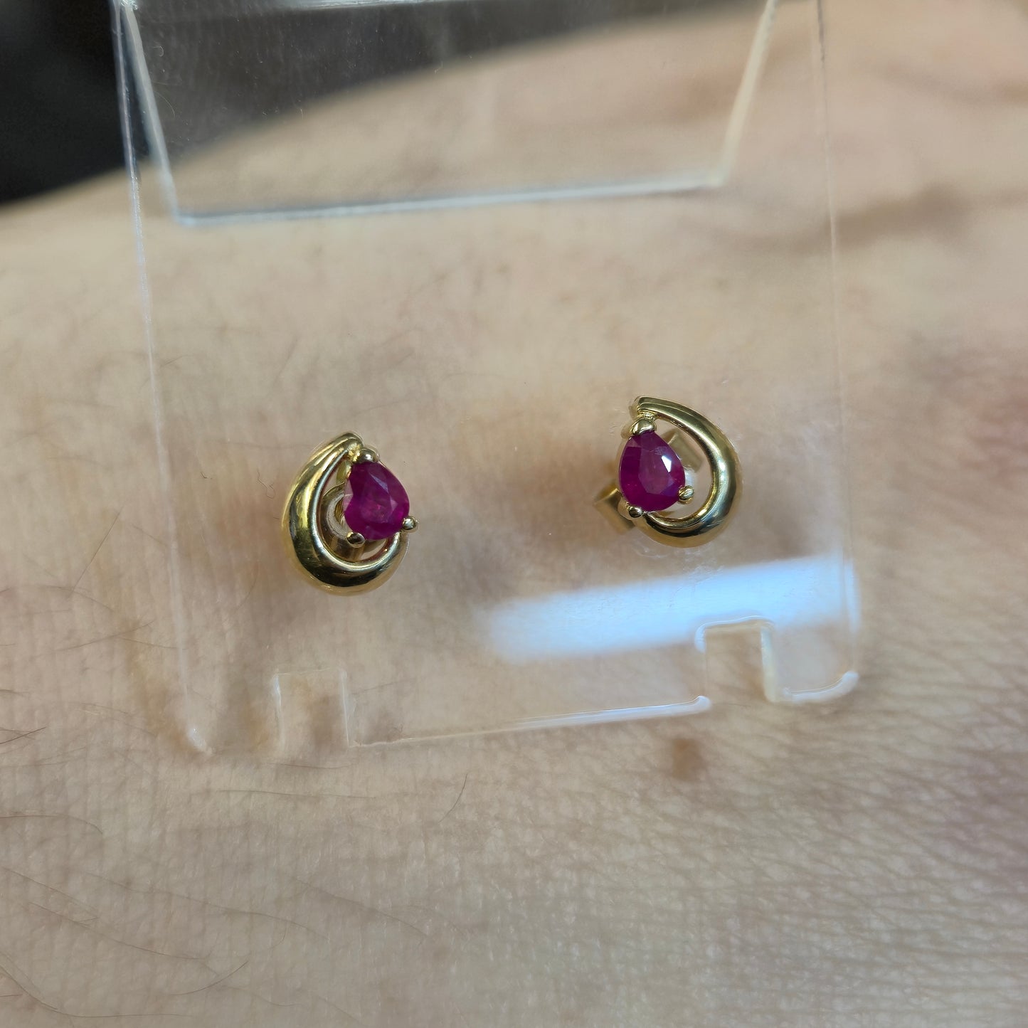 9ct Yellow Gold Teardrop Pear Shaped Ruby Openwork Stud Earrings