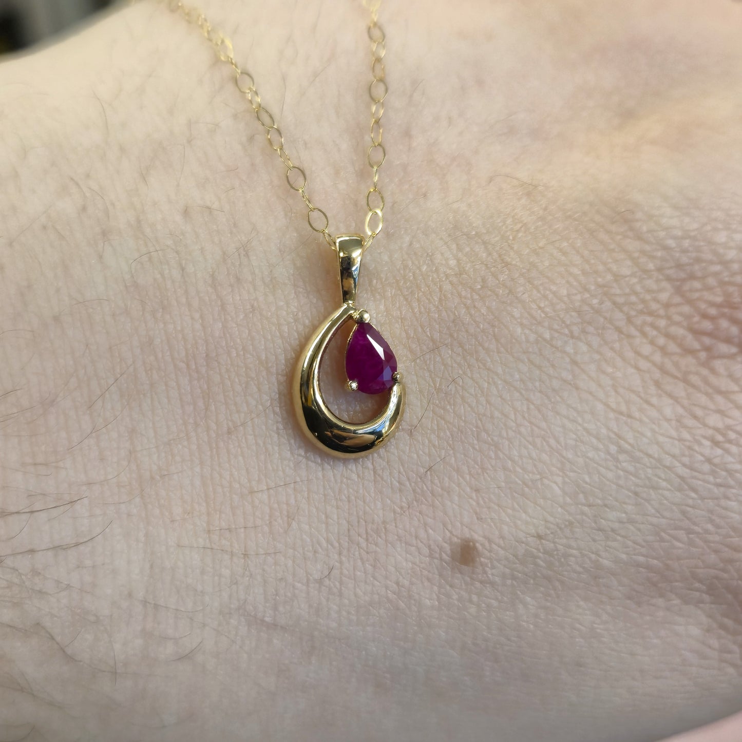 9ct Yellow Gold Teardrop Pear Shaped Ruby Openwork Necklace