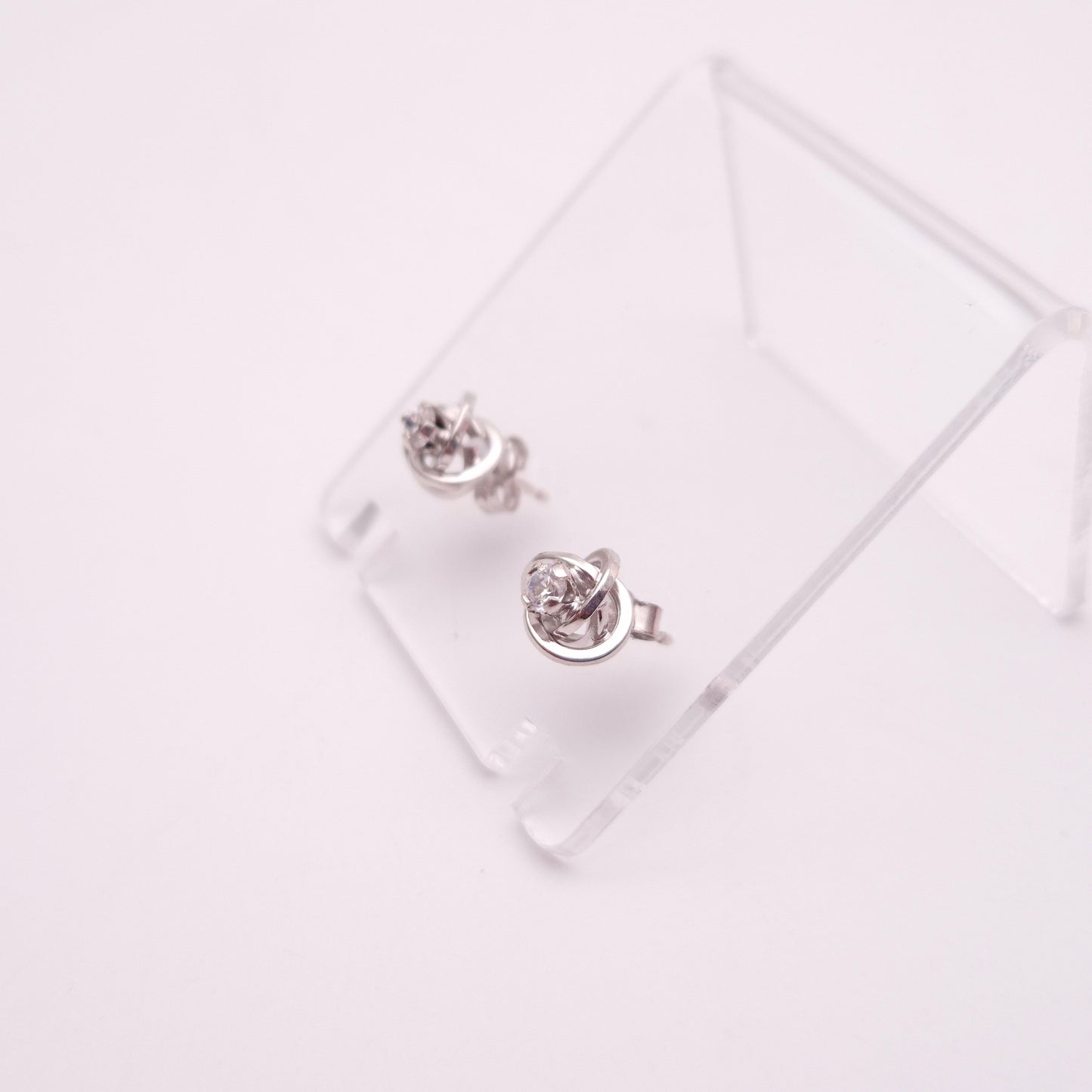 9ct White Gold Lightweight Cubic Zirconia CZ Swirly Knot Stud Earrings