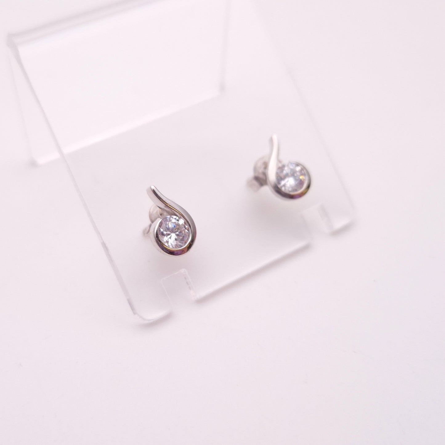 9ct White Gold Round Cubic Zirconia CZ Teardrop Wave Stud Earring