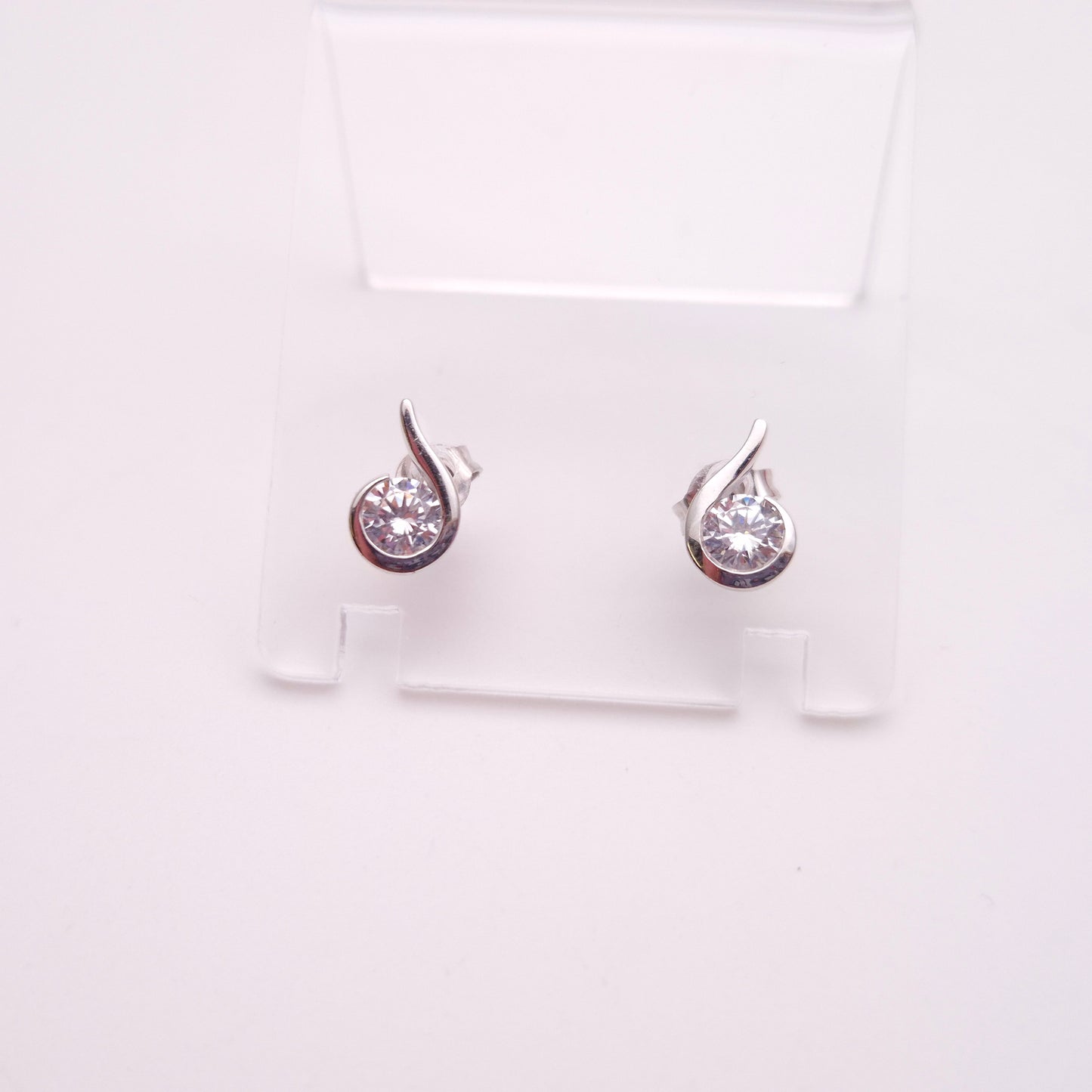 9ct White Gold Round Cubic Zirconia CZ Teardrop Wave Stud Earring