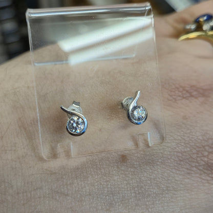 9ct White Gold Round Cubic Zirconia CZ Teardrop Wave Stud Earring