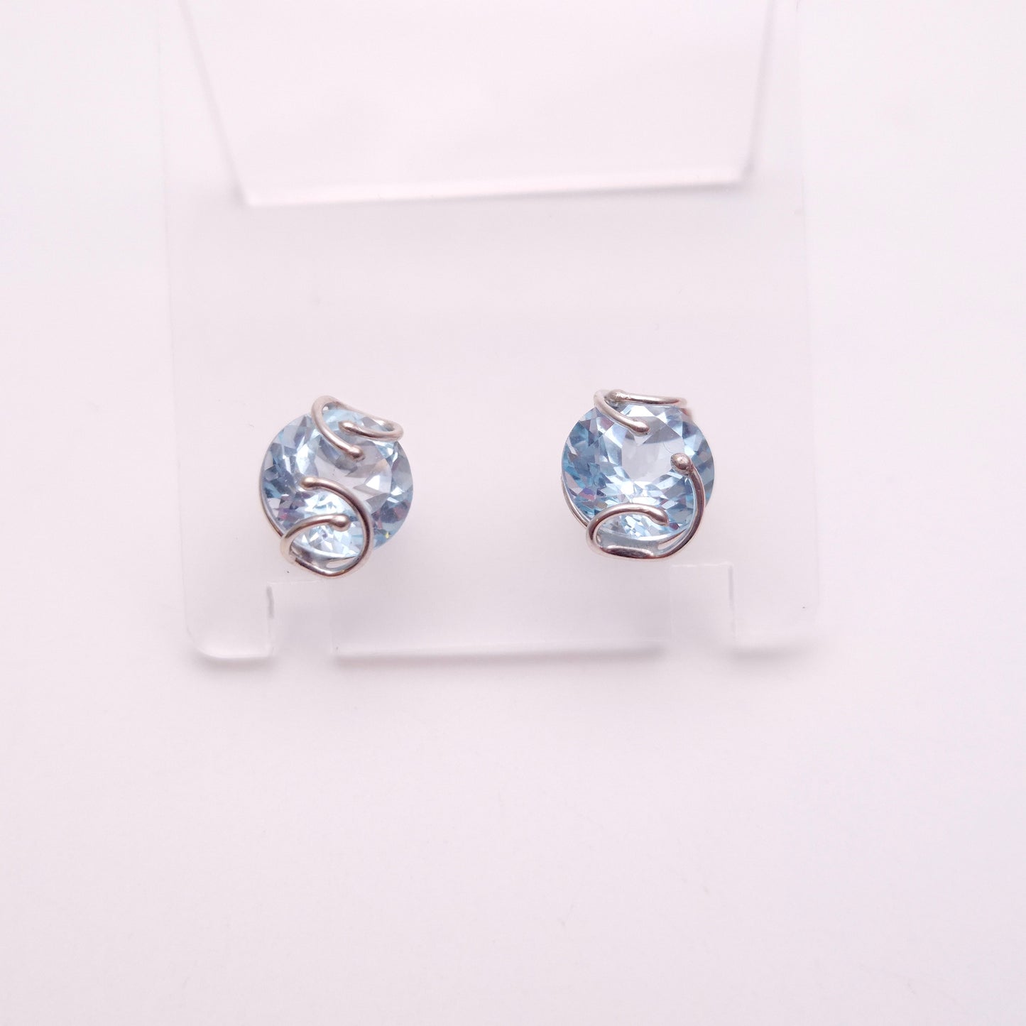 9ct White Gold Blue Topaz Swirly Wire-Work Stud Earrings