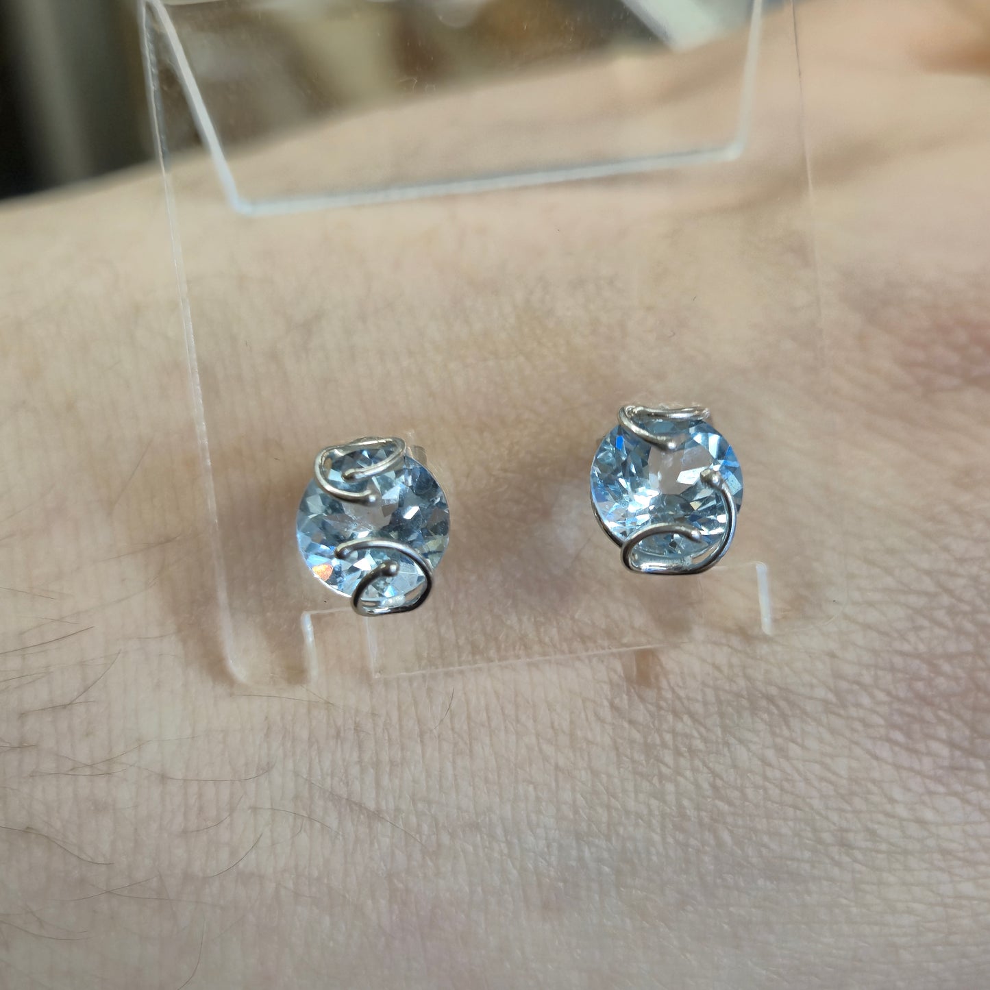 9ct White Gold Blue Topaz Swirly Wire-Work Stud Earrings