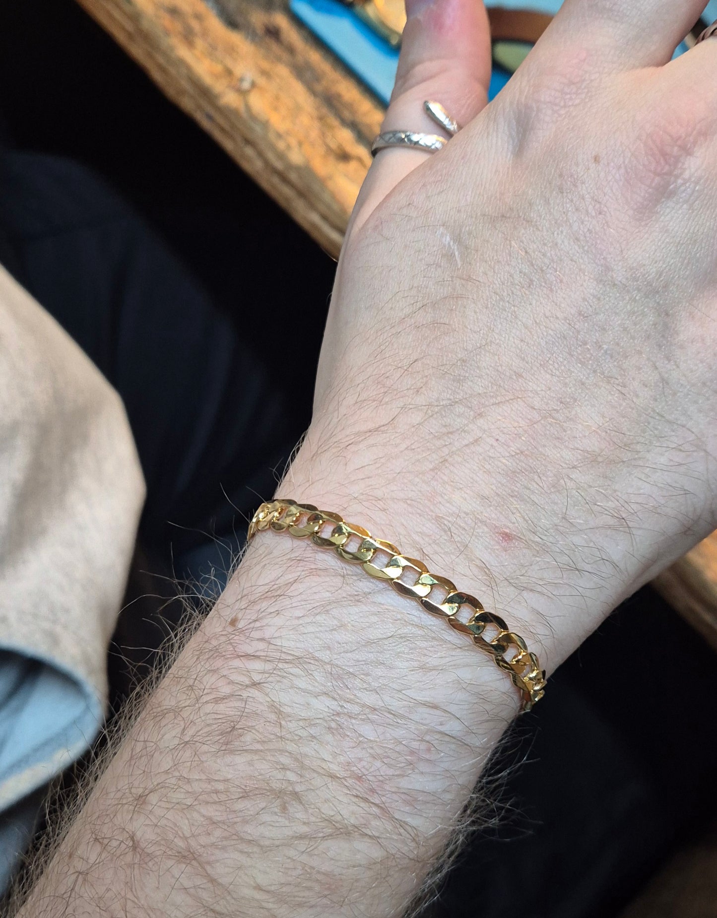 18ct Yellow Gold Flat Curb Hollow Link Long Bracelet