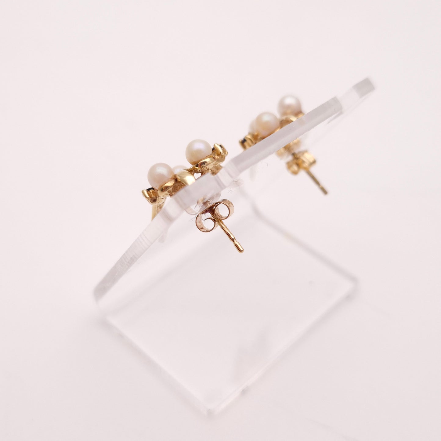 9ct Yellow Gold Vintage Pearl and Sapphire Leafy Foliate Stud Earrings