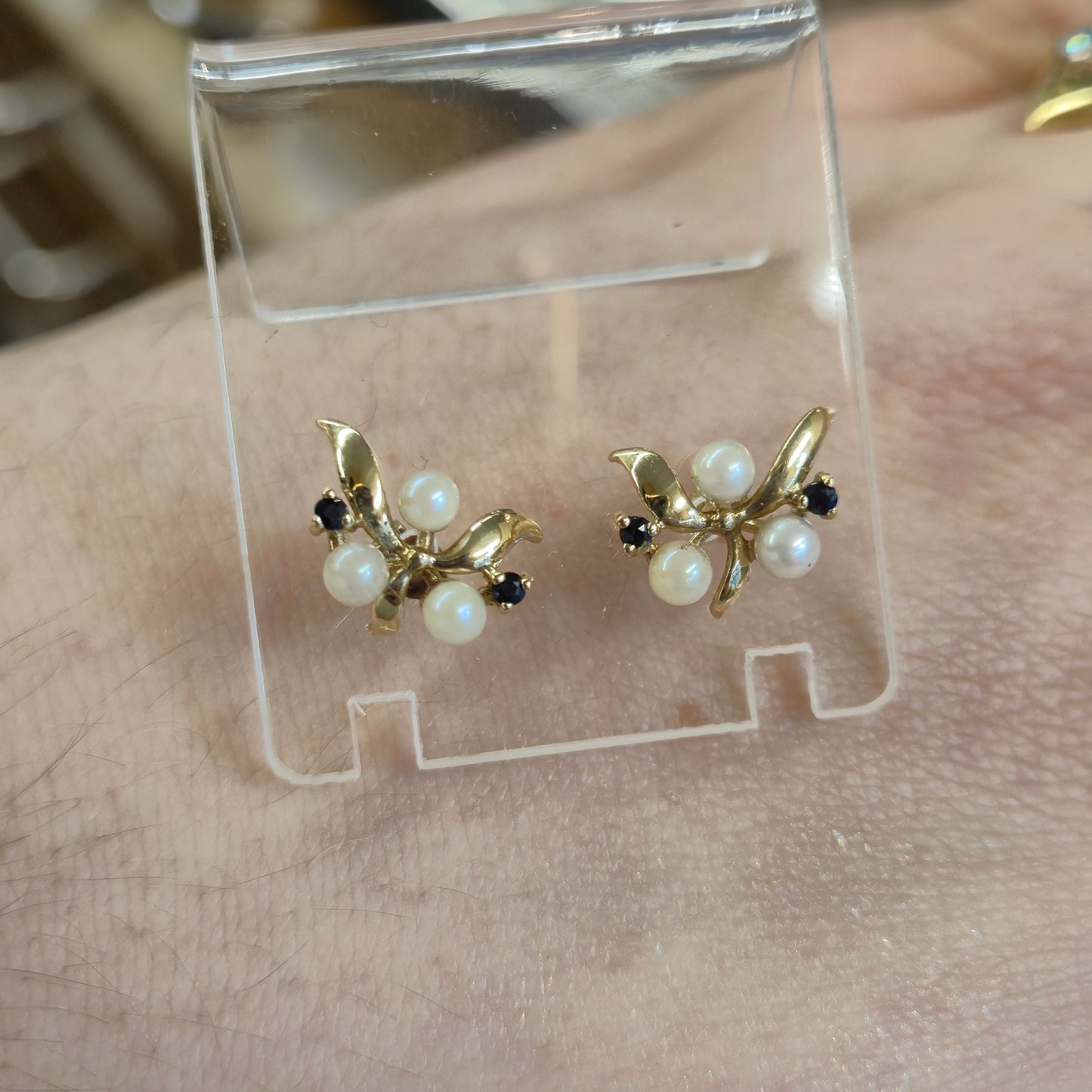 9ct Yellow Gold Vintage Pearl and Sapphire Leafy Foliate Stud Earrings