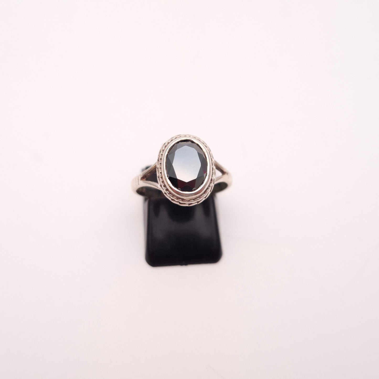 Sterling Silver Vintage Hematite Solitaire Stone Ring