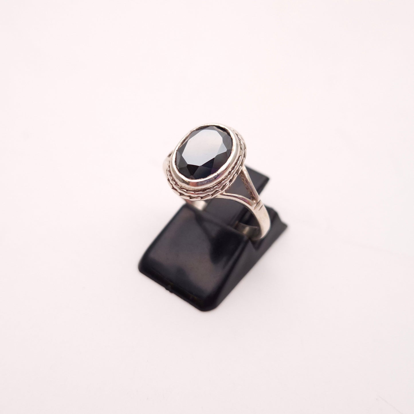 Sterling Silver Vintage Hematite Solitaire Stone Ring