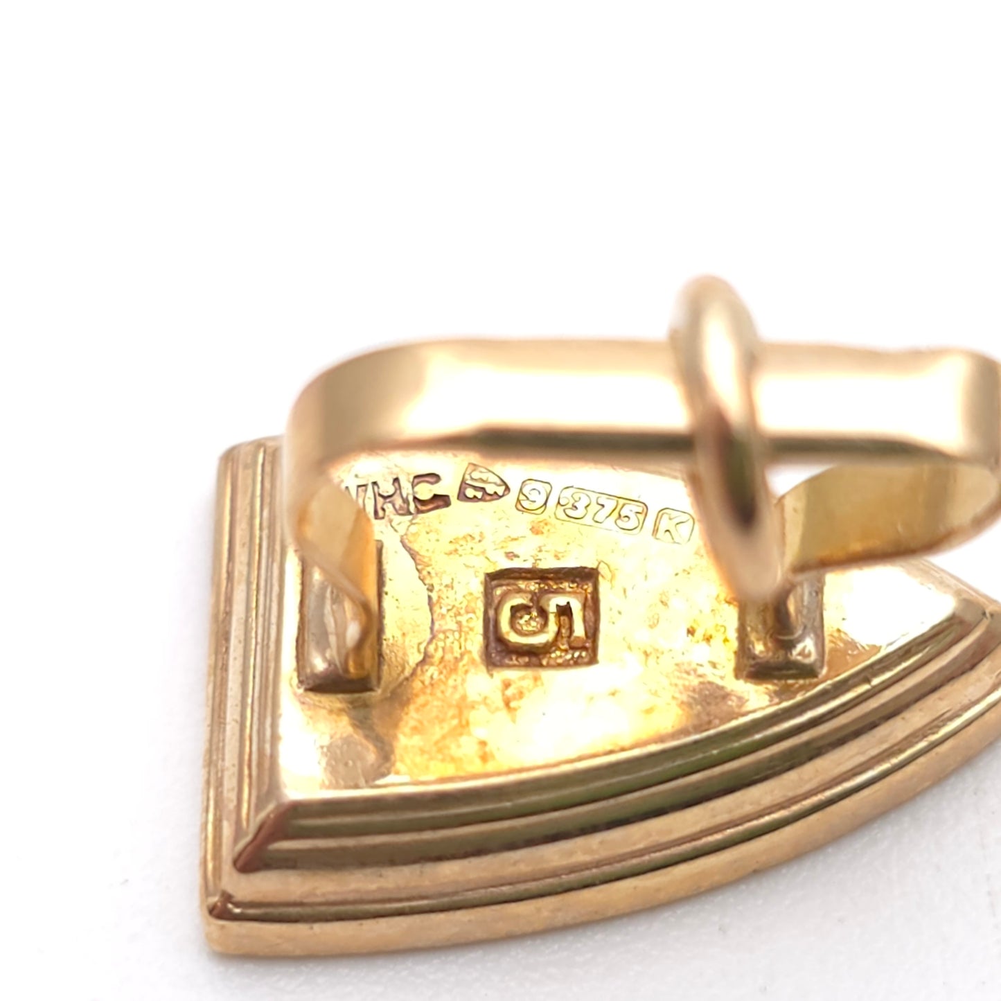 9ct Yellow Gold Small Iron Charm / Pendant