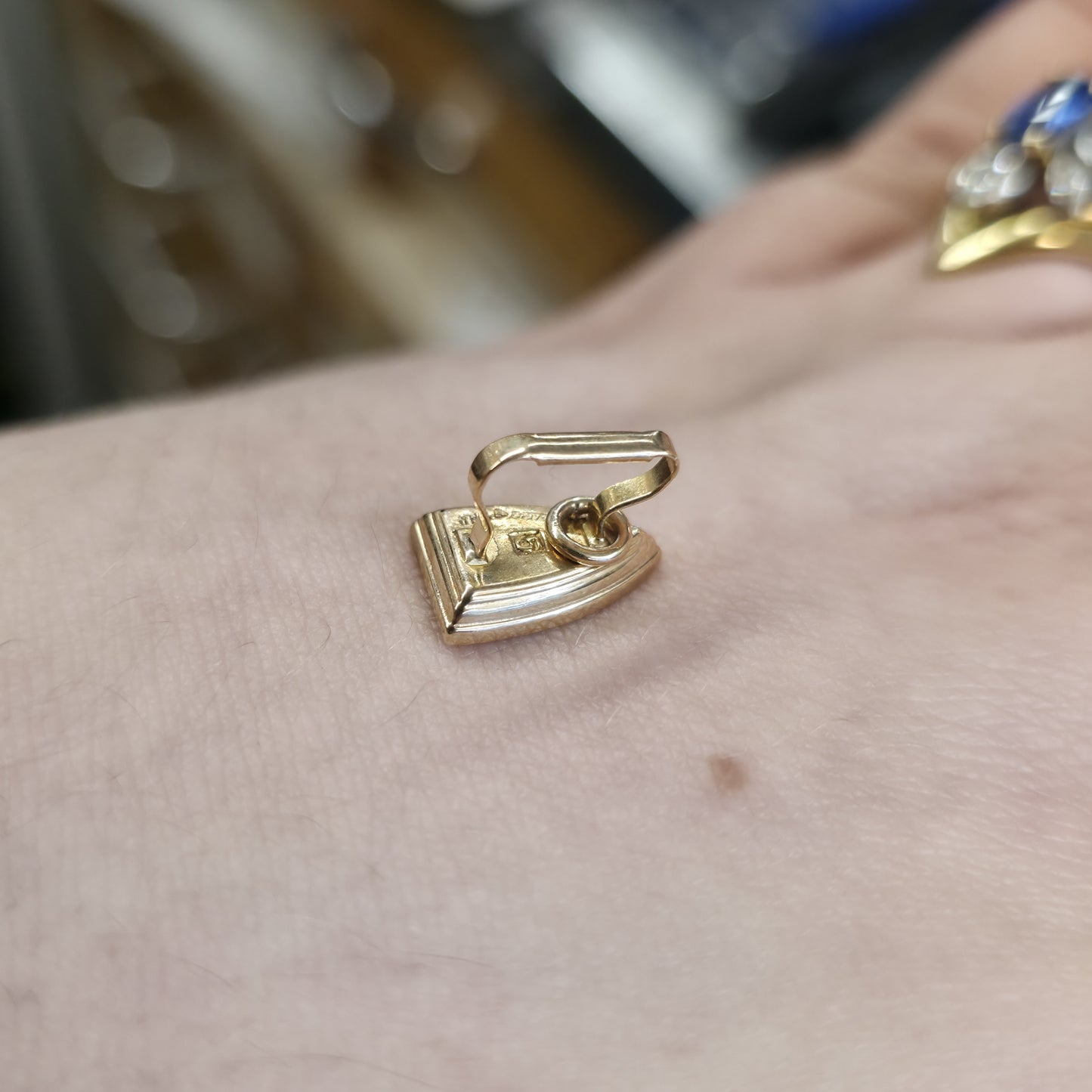 9ct Yellow Gold Small Iron Charm / Pendant