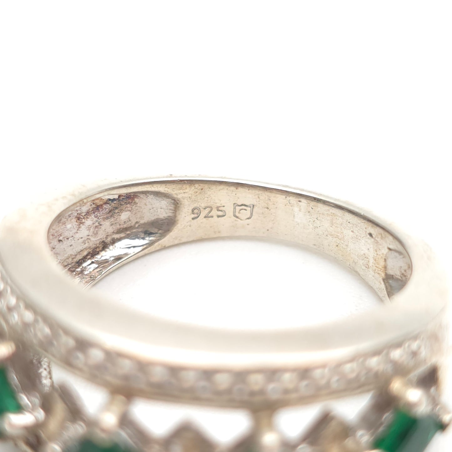 Sterling Silver Green Stone Cut-out Detailed Geometric Art Deco Style Band Ring