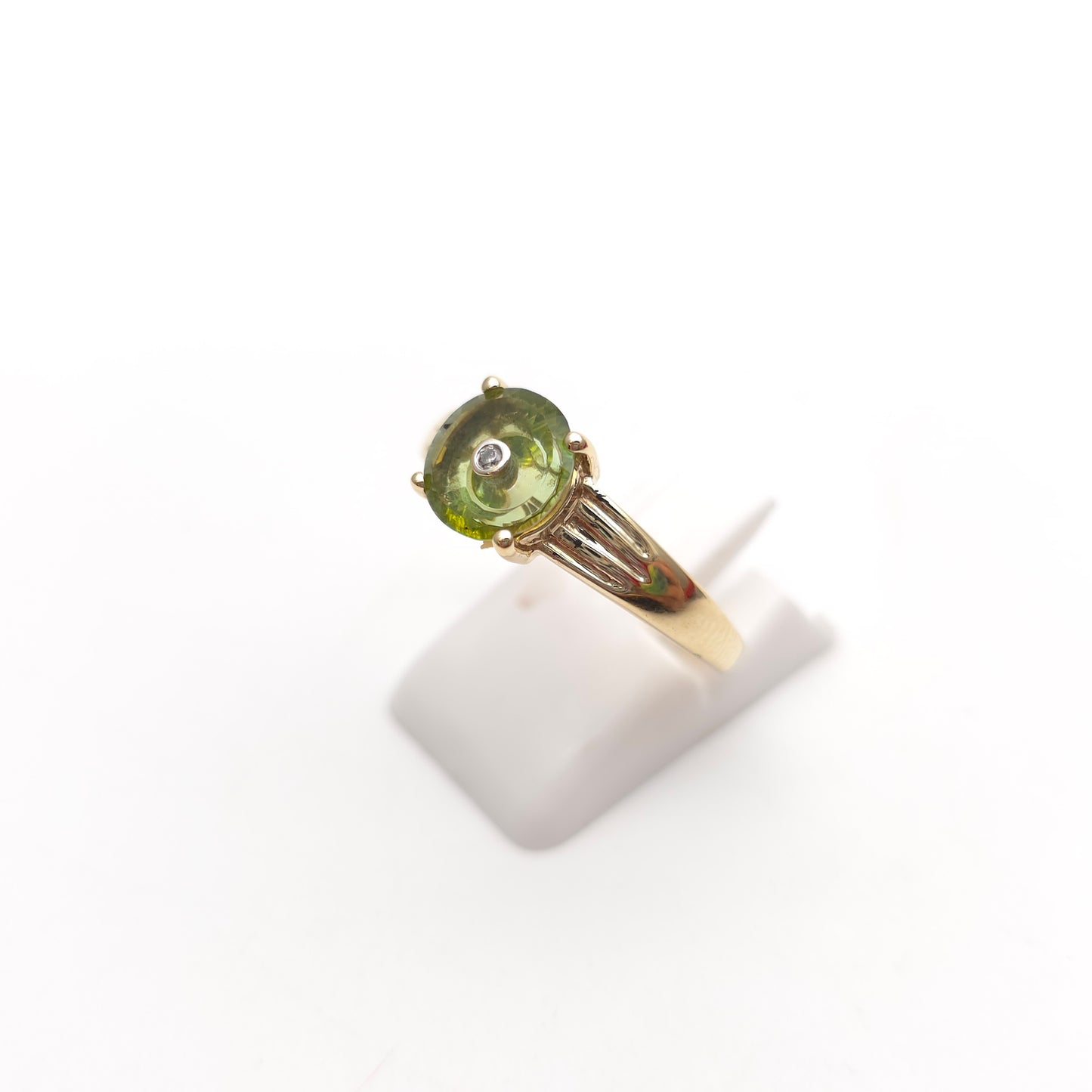 9ct Yellow Gold Round Cut Peridot With Inset Diamond Solitaire Ring