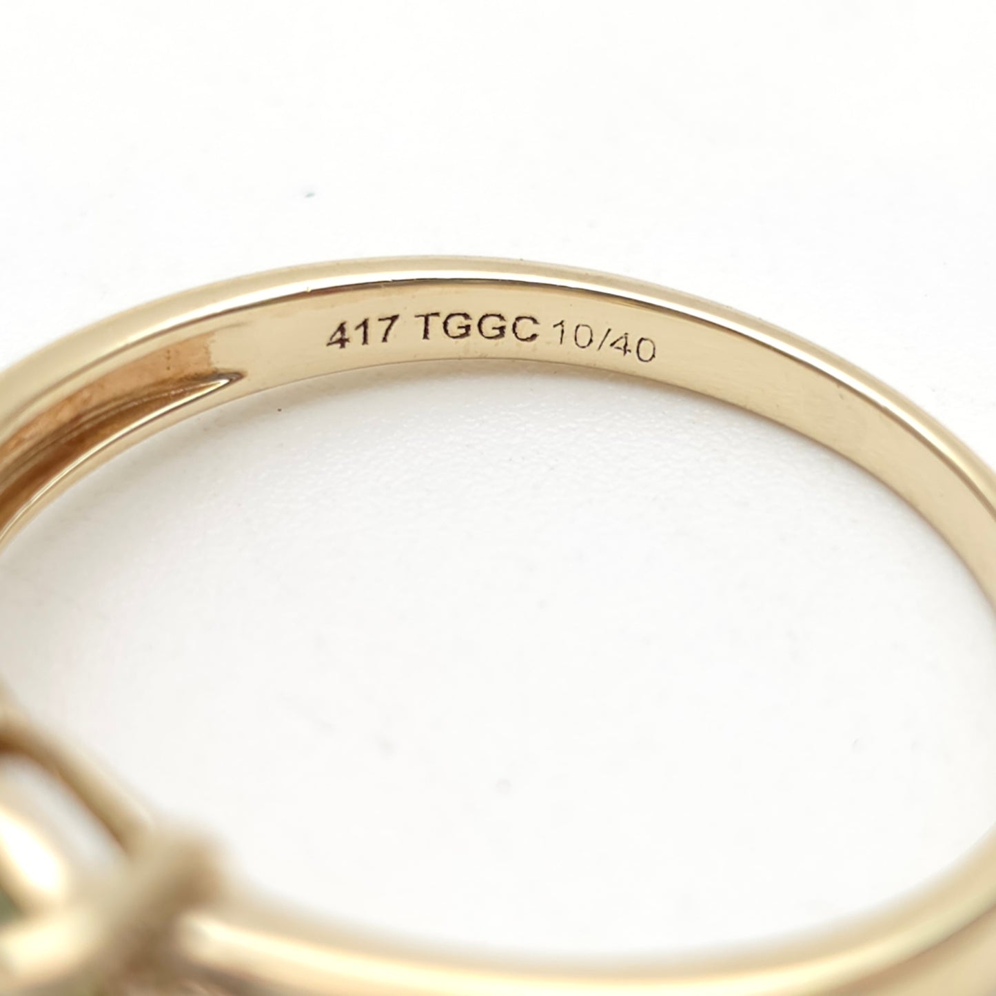 9ct Yellow Gold Round Cut Peridot With Inset Diamond Solitaire Ring