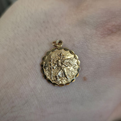 9ct Yellow Gold Large Scalloped Edge St. Christopher Pendant Piece / Charm