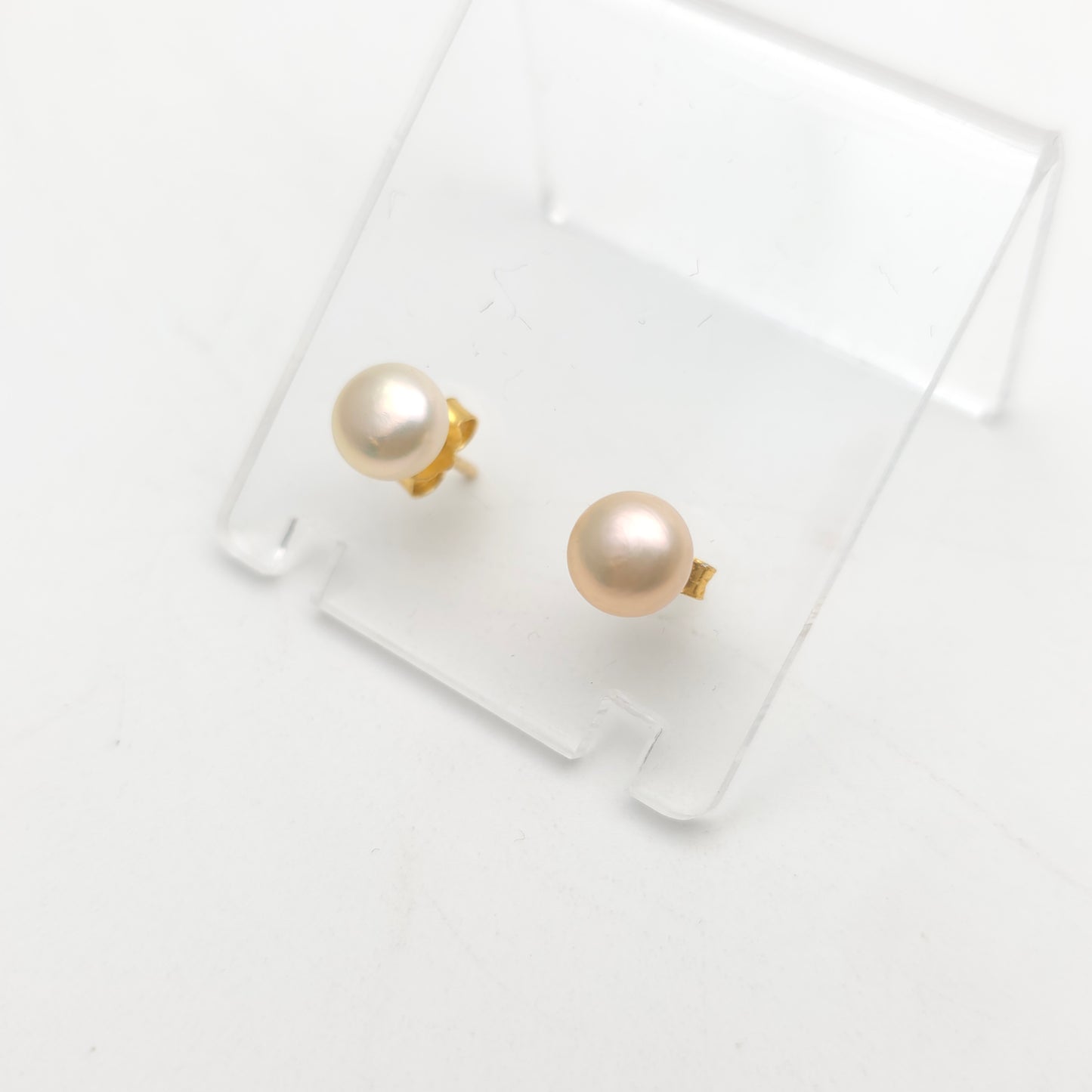 9ct Yellow Gold Creamy White Pearl Stud Earrings (Gold plated butterfly backs)