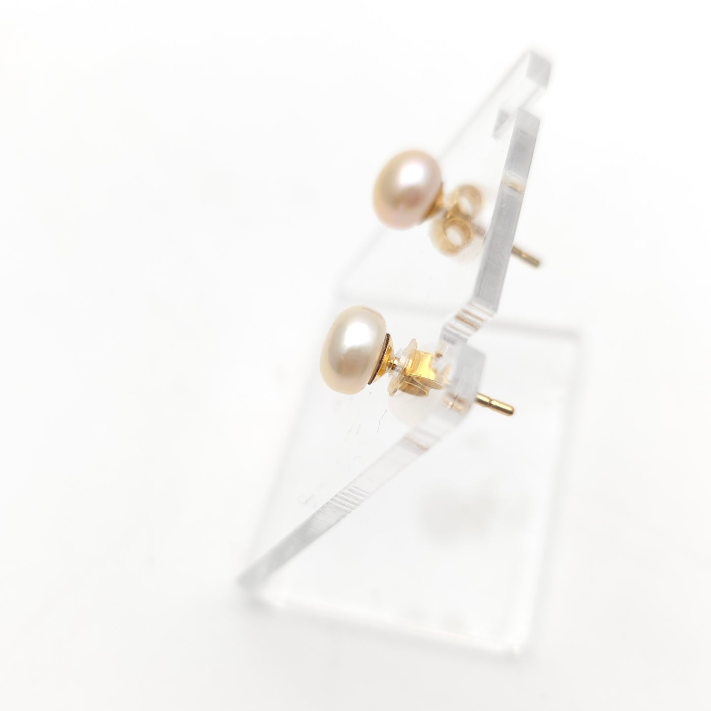 9ct Yellow Gold Creamy White Pearl Stud Earrings (Gold plated butterfly backs)