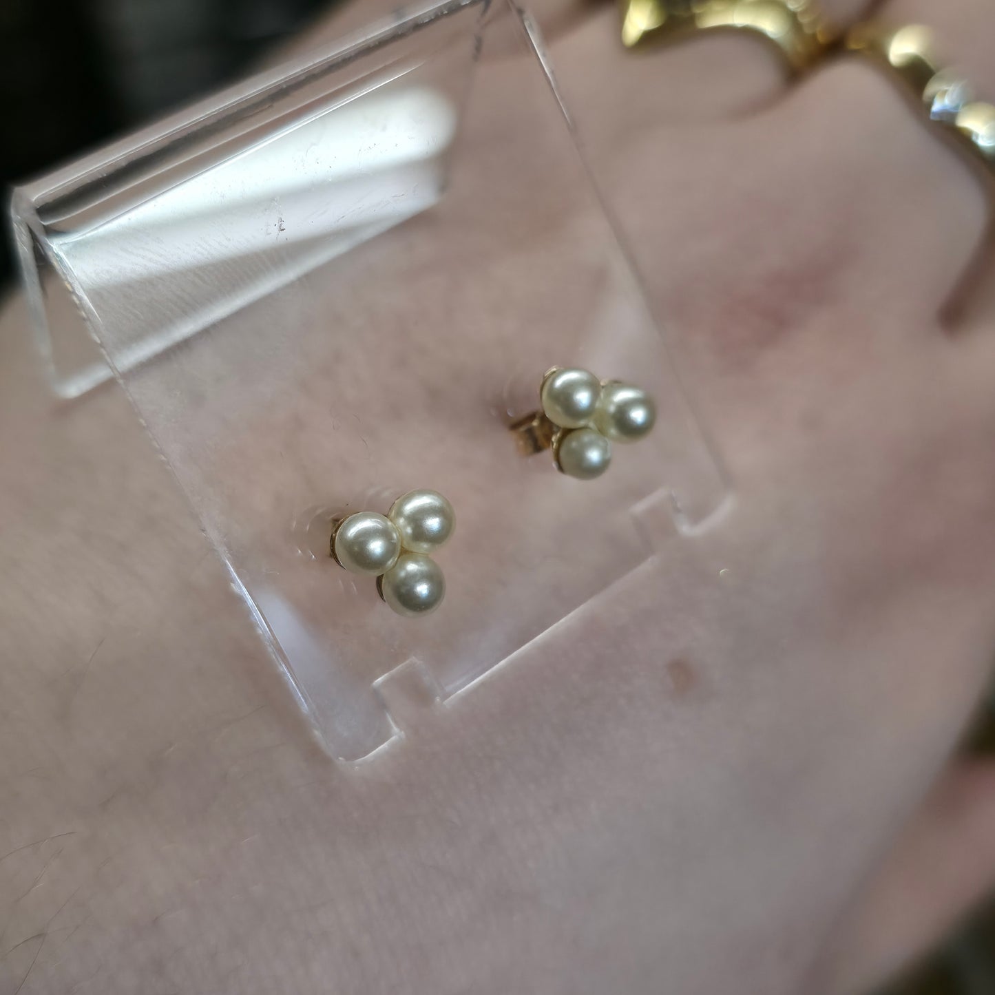 9ct Yellow Gold Three White Pearl Trefoil Stud Earrings