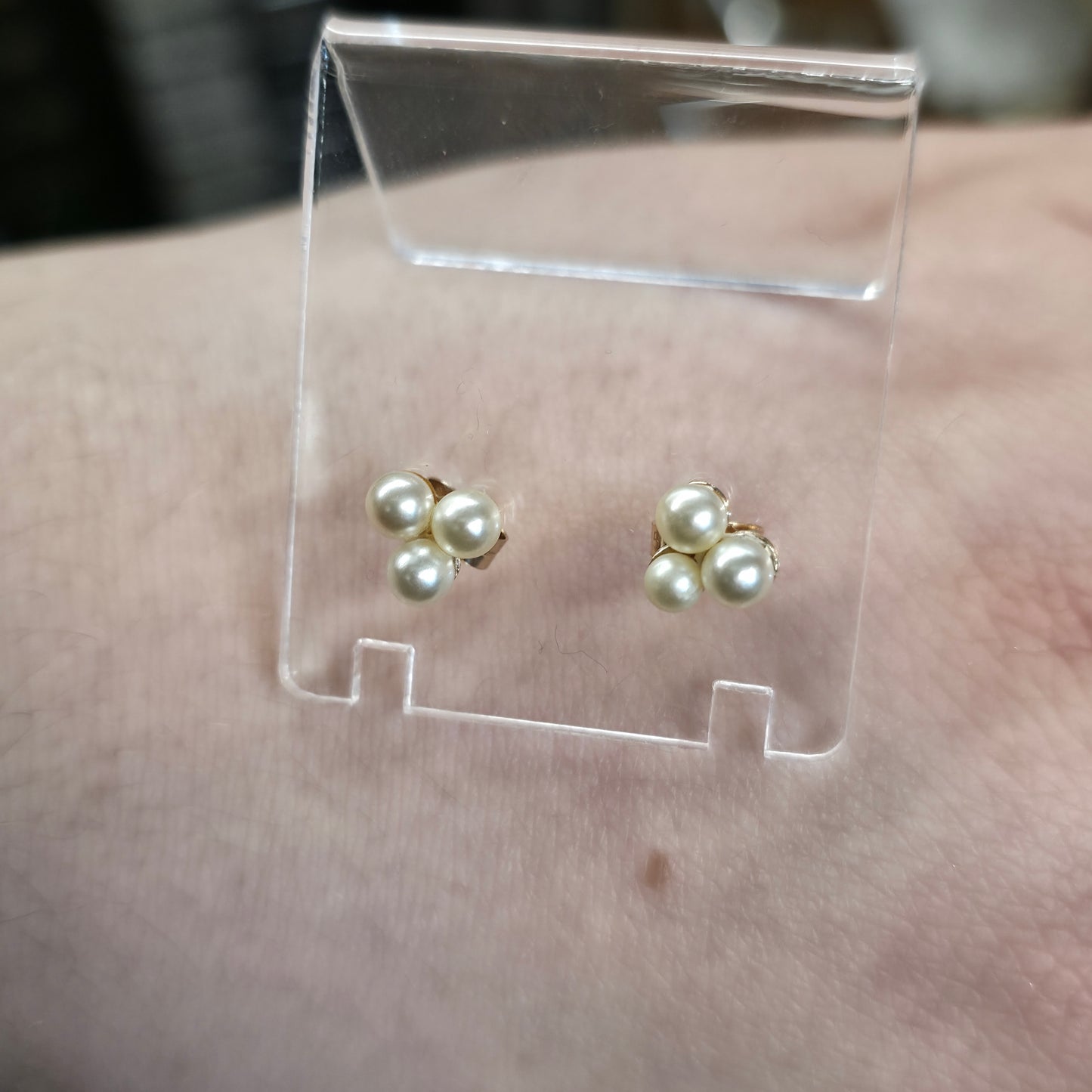 9ct Yellow Gold Three White Pearl Trefoil Stud Earrings