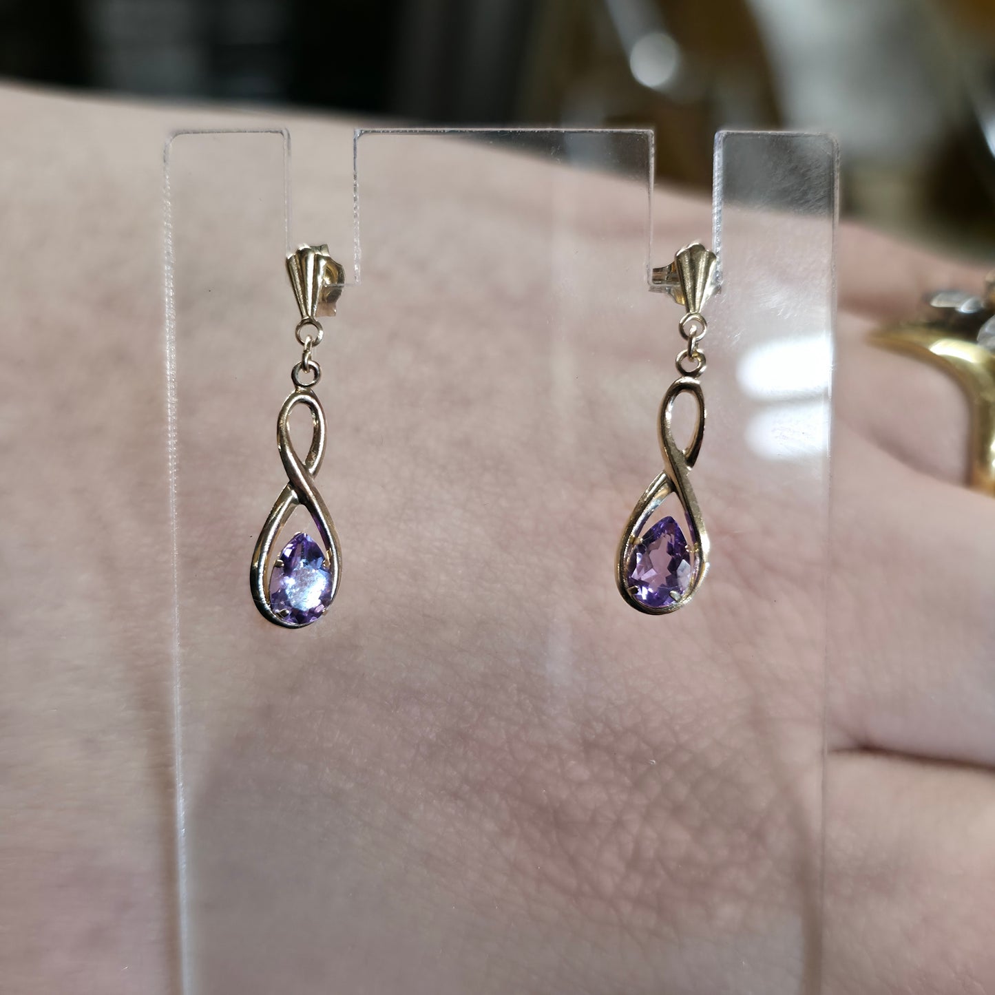 9ct Yellow Gold Lightweight Amethyst Figure 8 Drop Earrings