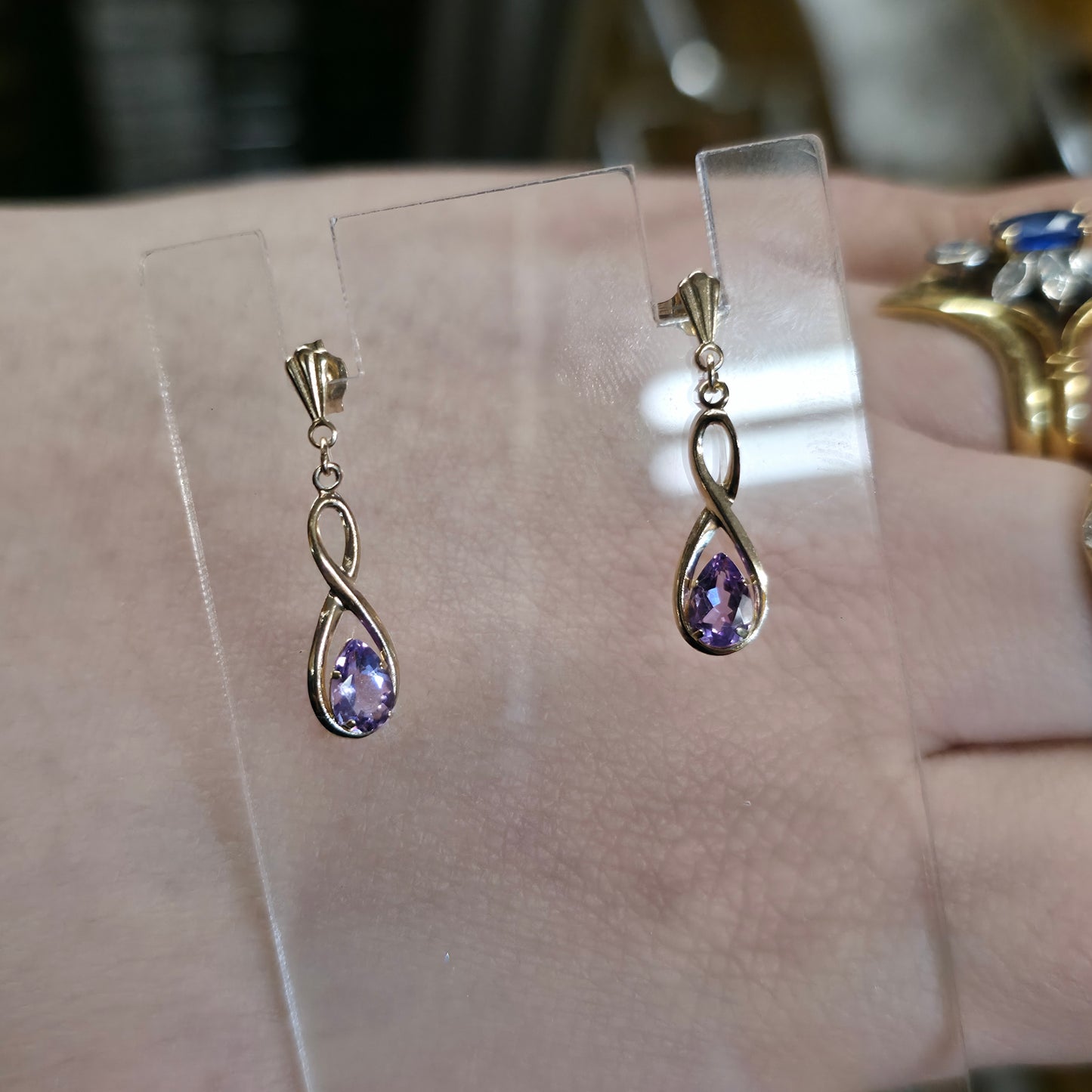 9ct Yellow Gold Lightweight Amethyst Figure 8 Drop Earrings
