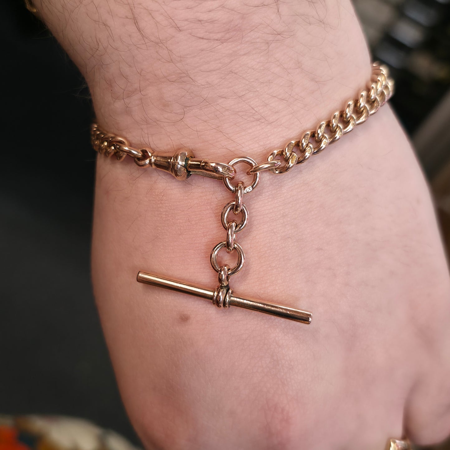 9ct Yellow Gold Heavyweight Chunky Graduated Curb Albert Bracelet With T-Bar