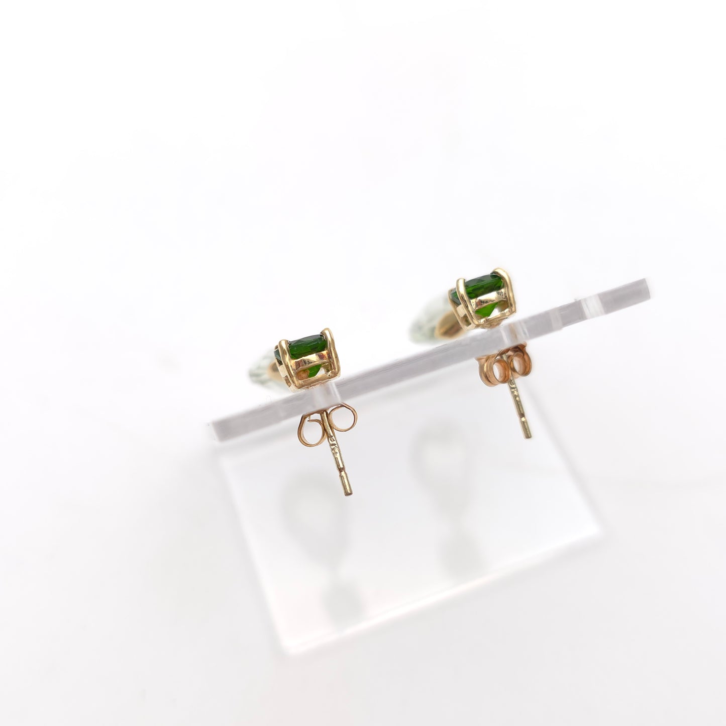 9ct Yellow Gold Round Diopside and Briolette Praseolite Drop Earring