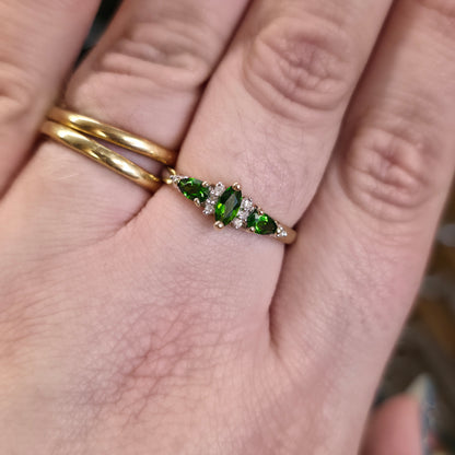 9ct Yellow Gold Deep Green Stone And Diamond Multi-Stone Ring
