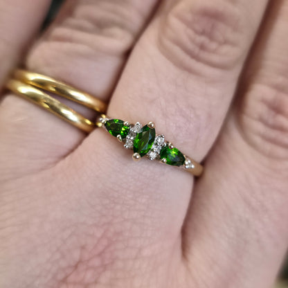 9ct Yellow Gold Deep Green Stone And Diamond Multi-Stone Ring