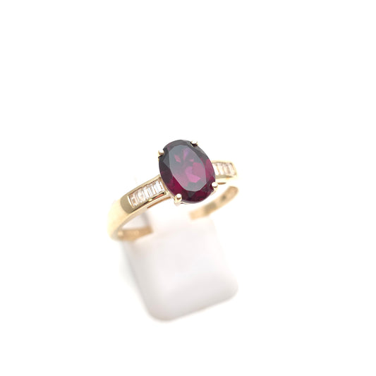 9ct Yellow Gold Oval Cut Rhodolite Garnet And Channel Set Diamond Shoulder Ring