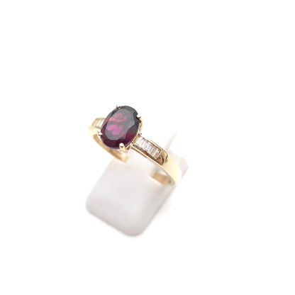 9ct Yellow Gold Oval Cut Rhodolite Garnet And Channel Set Diamond Shoulder Ring