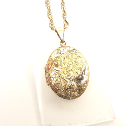 9ct Yellow Gold Vintage Engraved Chunky Locket And Prince of Wales 60cm Chain
