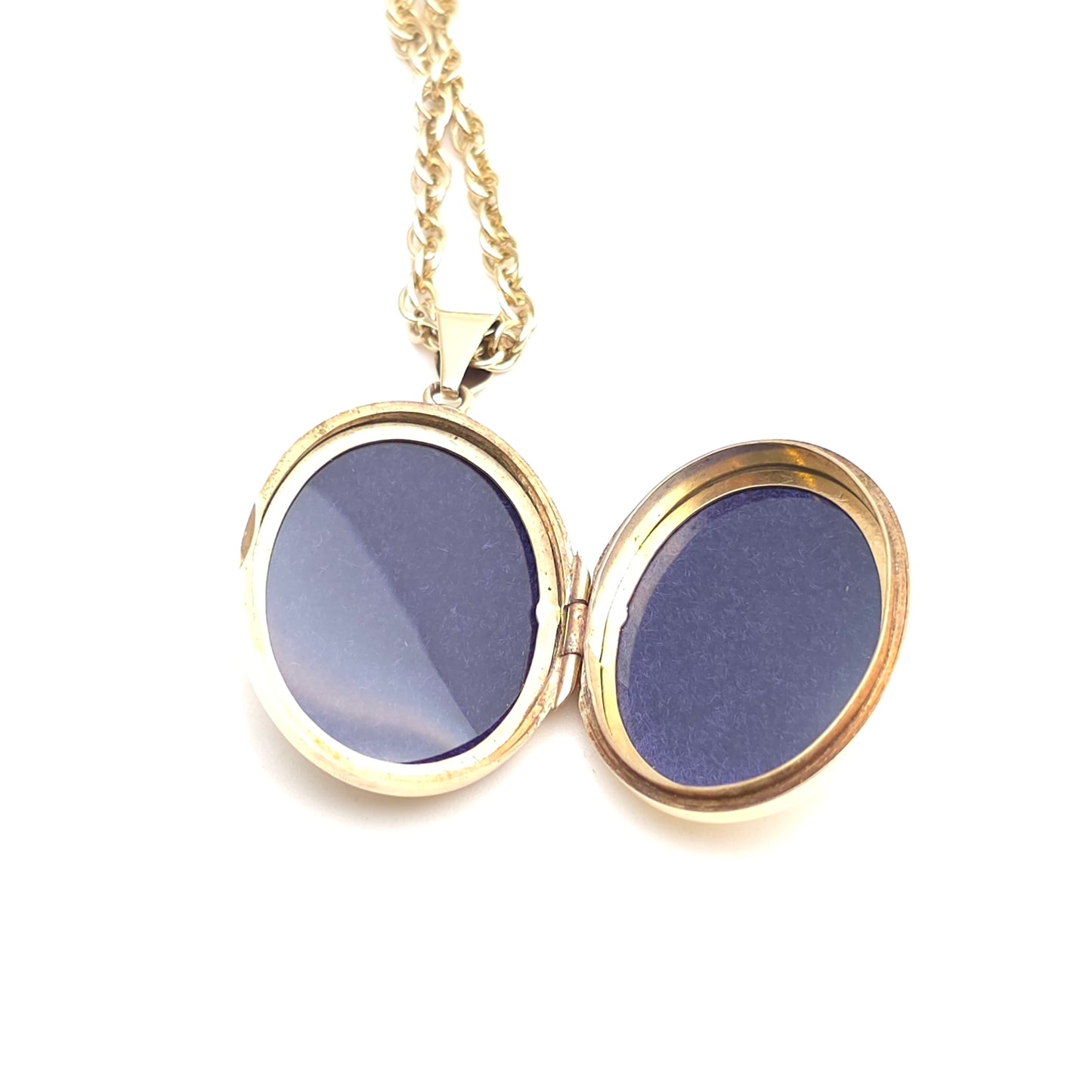 9ct Yellow Gold Vintage Engraved Chunky Locket And Prince of Wales 60cm Chain