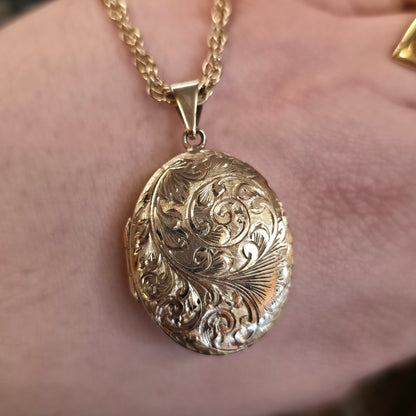 9ct Yellow Gold Vintage Engraved Chunky Locket And Prince of Wales 60cm Chain