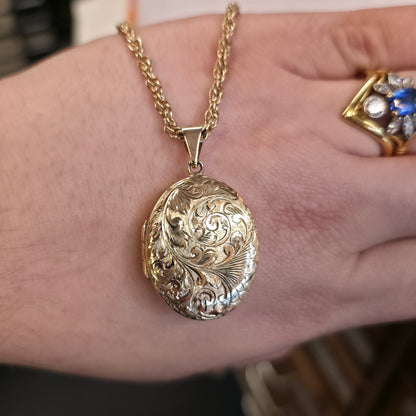 9ct Yellow Gold Vintage Engraved Chunky Locket And Prince of Wales 60cm Chain