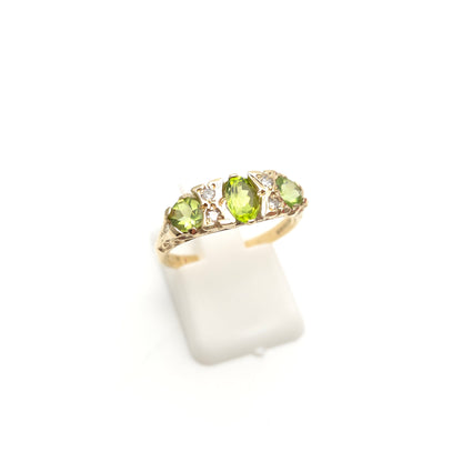 9ct Yellow Gold Peridot And Diamond Traditional Style Multi-Stone Ring