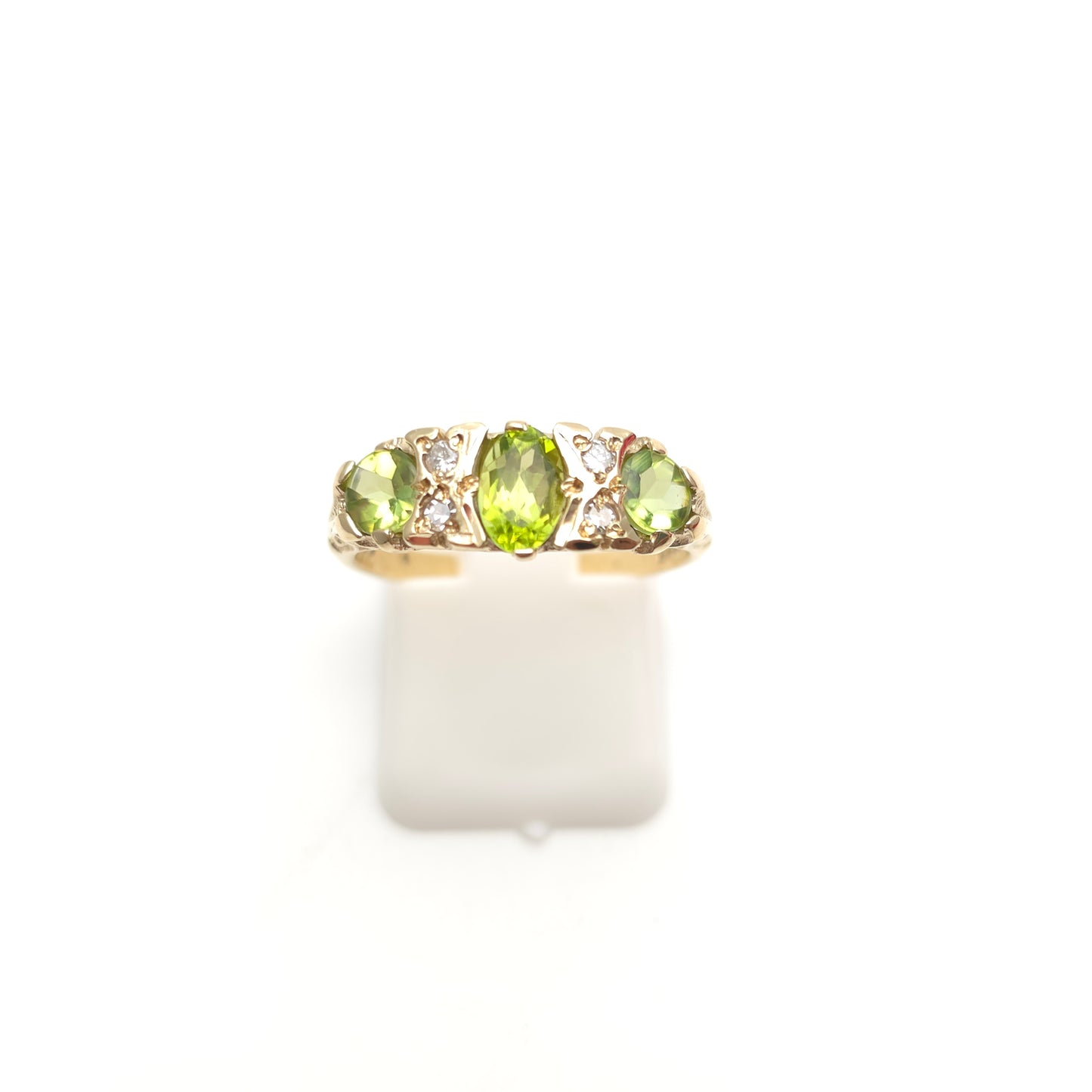 9ct Yellow Gold Peridot And Diamond Traditional Style Multi-Stone Ring