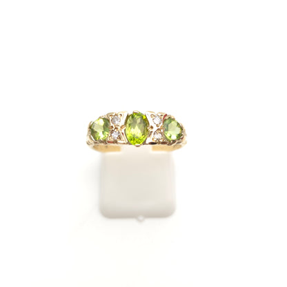 9ct Yellow Gold Peridot And Diamond Traditional Style Multi-Stone Ring