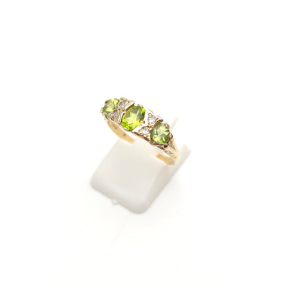 9ct Yellow Gold Peridot And Diamond Traditional Style Multi-Stone Ring
