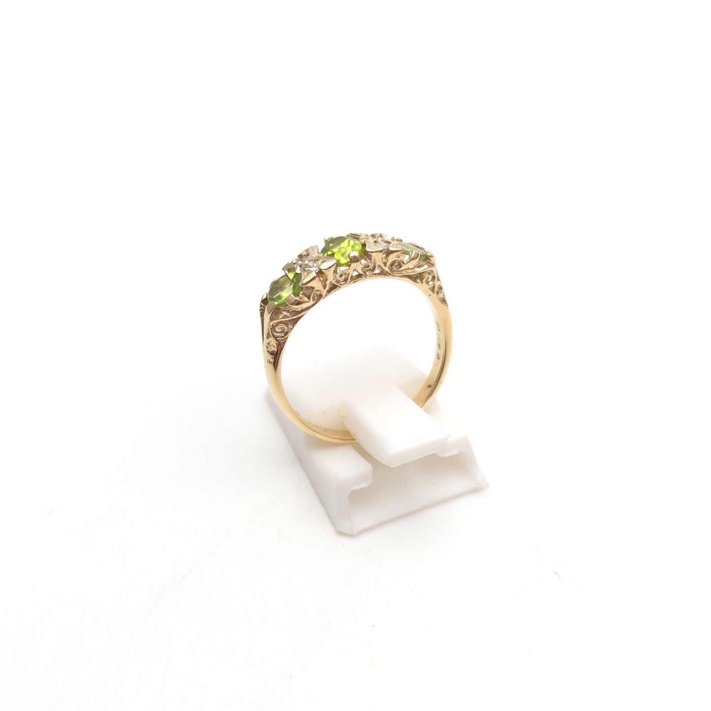 9ct Yellow Gold Peridot And Diamond Traditional Style Multi-Stone Ring