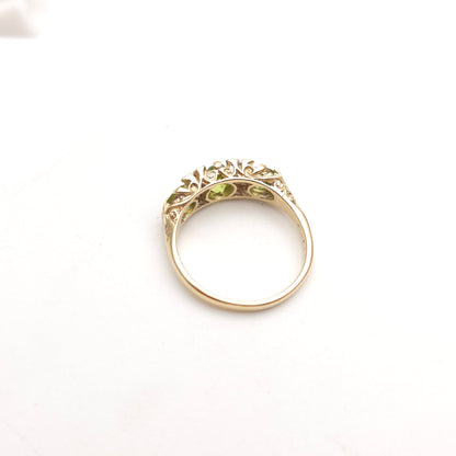 9ct Yellow Gold Peridot And Diamond Traditional Style Multi-Stone Ring