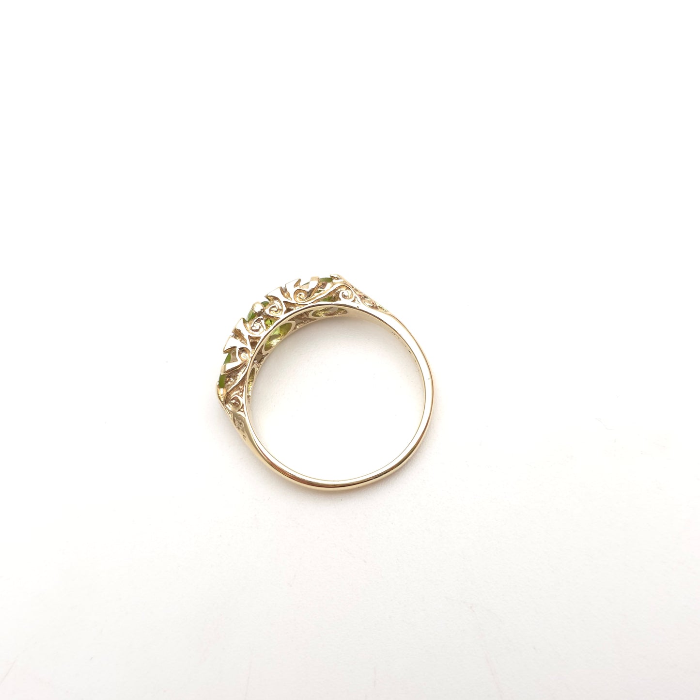 9ct Yellow Gold Peridot And Diamond Traditional Style Multi-Stone Ring