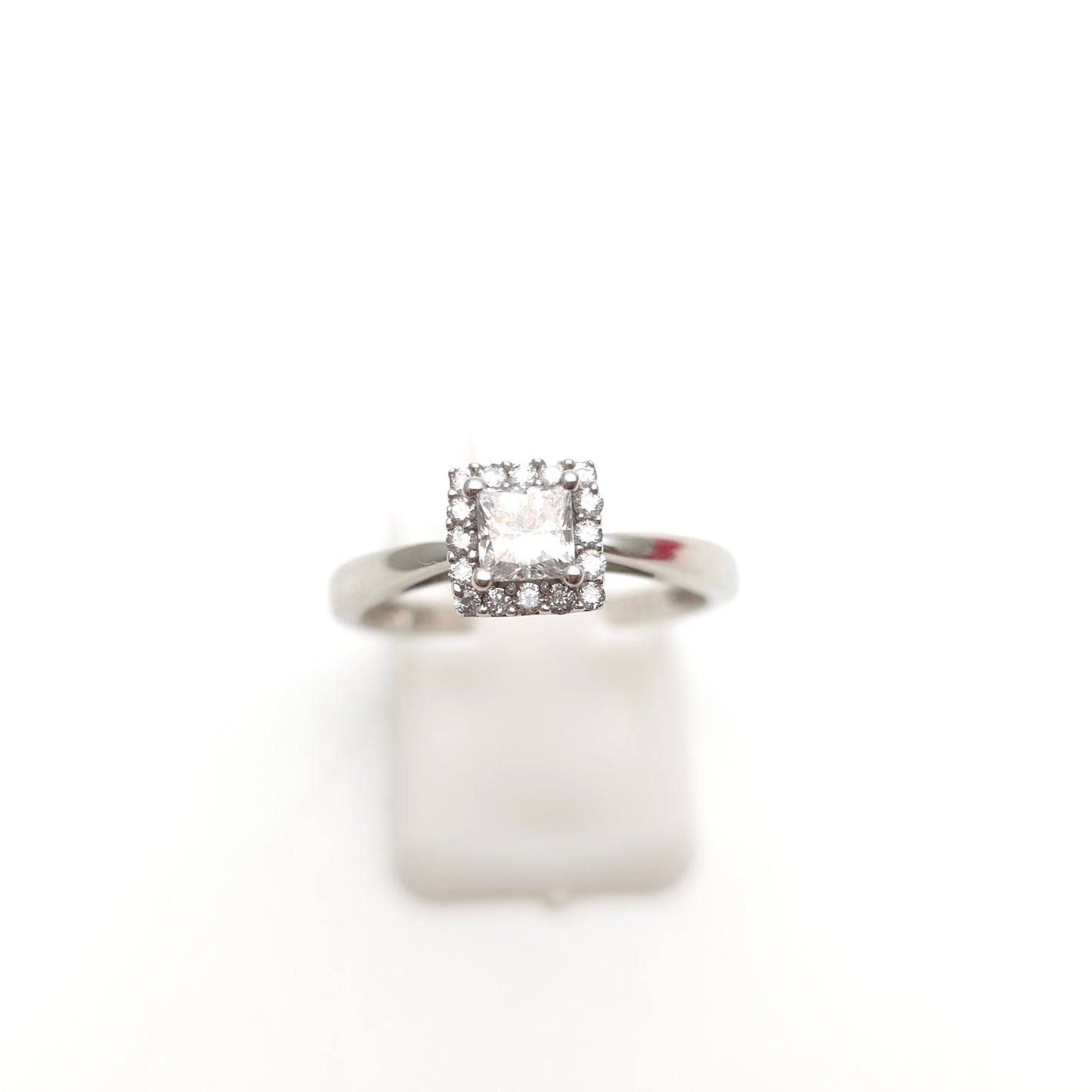18ct White Gold Princess Cut Diamond Halo Cluster Ring (0.5TCW)