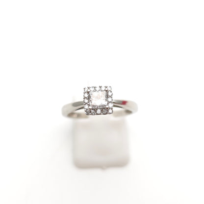 18ct White Gold Princess Cut Diamond Halo Cluster Ring (0.5TCW)