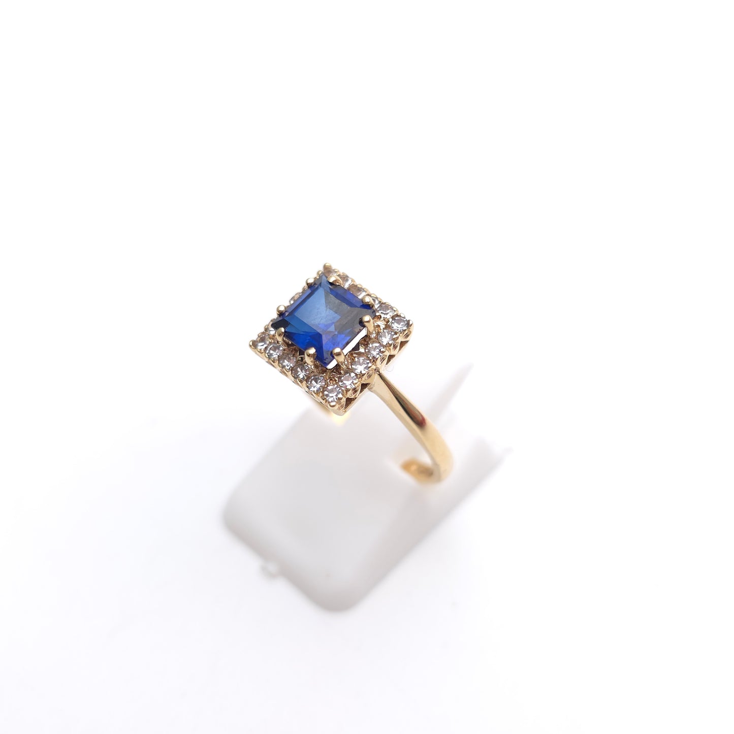 9ct Yellow Gold Princess Cut Synthetic Sapphire & White Spinel Halo Cluster Ring