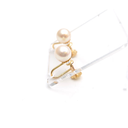 18ct Yellow Gold Vintage White Pearl Screw back French Earrings