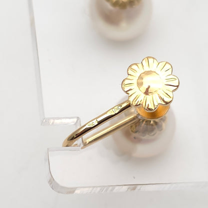 18ct Yellow Gold Vintage White Pearl Screw back French Earrings
