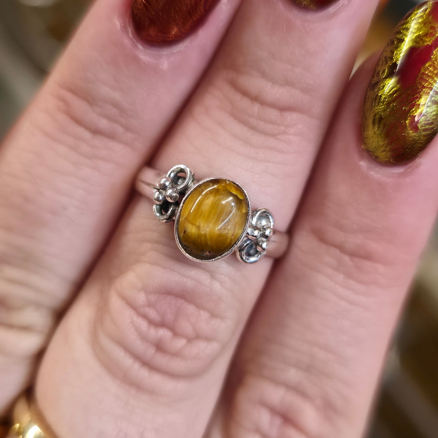 Sterling Silver Vintage Golden Tigers Eye Cabochon Patterned Shoulder Ring